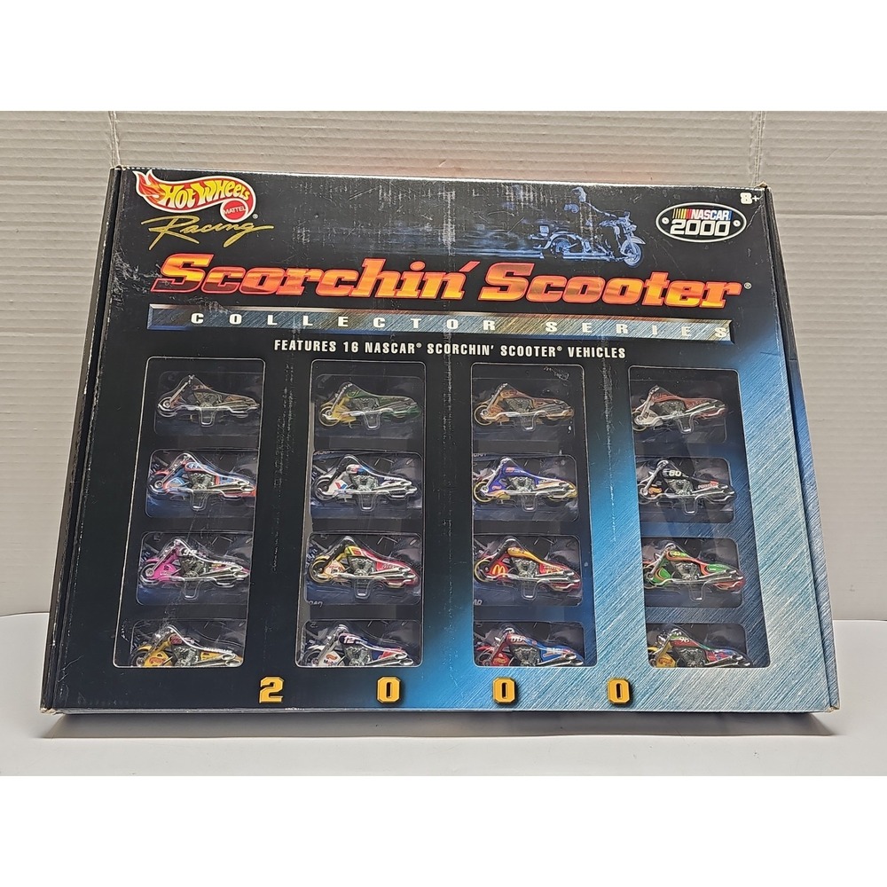 Hot Wheels Racing NASCAR 2000 Scorchin' Scooter Set Collector Series 16 Vehicles